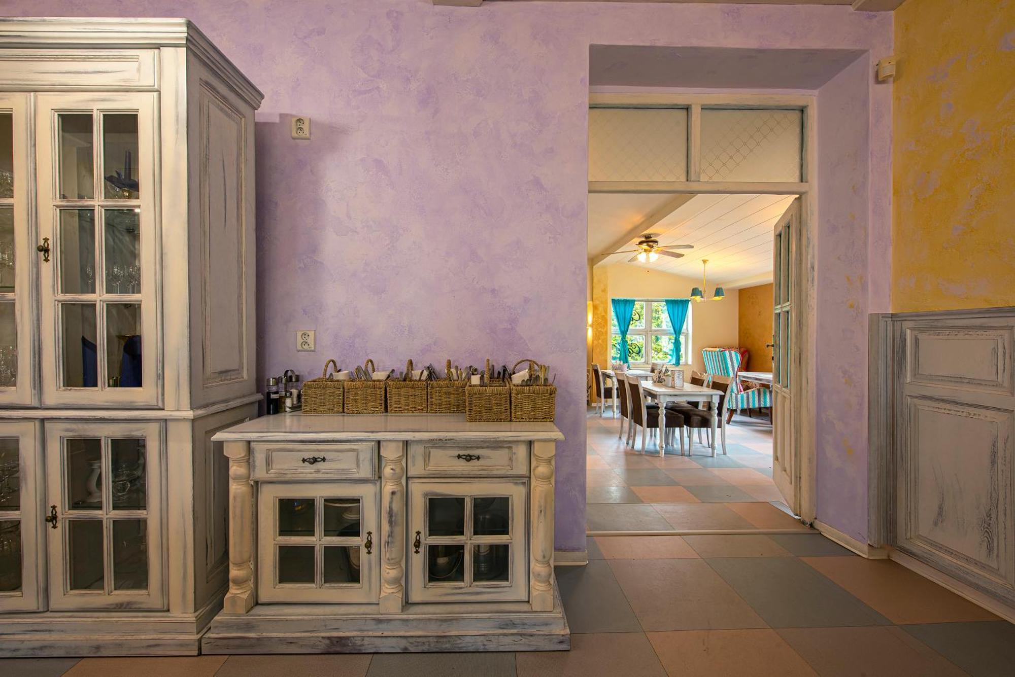 Penzion A Restauracia Lavender Motell Poprad Exteriör bild